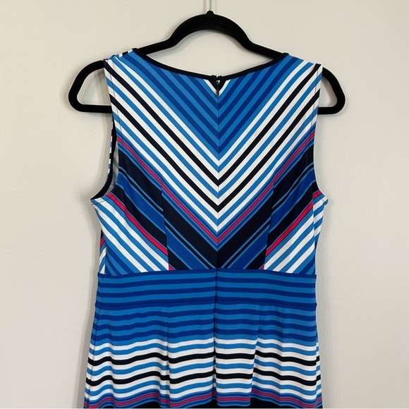 Talbots Women’s Sleeveless V-Neck Keyhole Blue White & Red Stripe Dress Sz M NWT - Picture 10 of 11